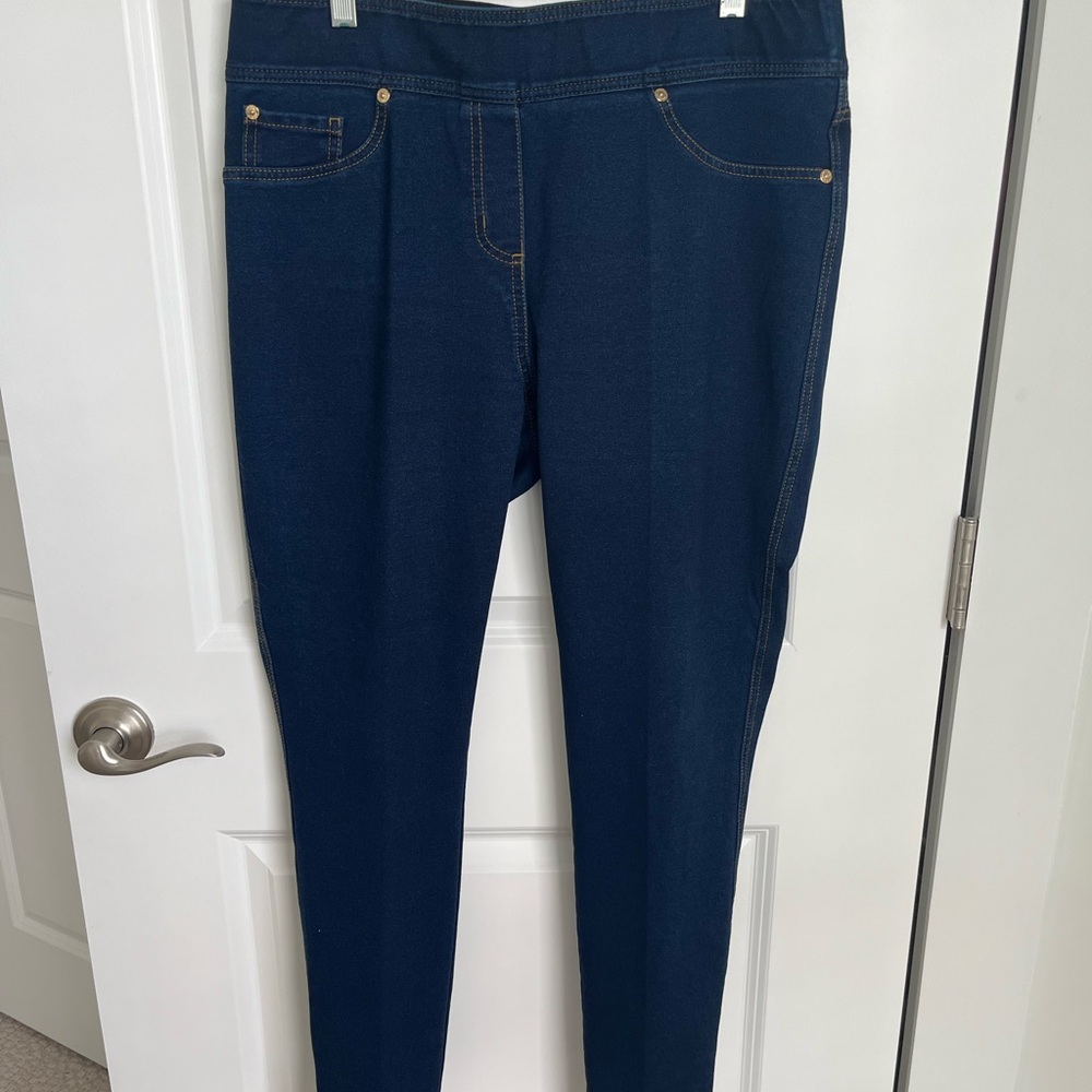 Women's Dark Blue Jeans